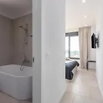 Sunrise Bay Villa *