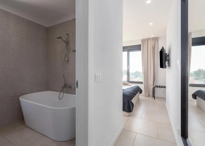 Sunrise Bay Villa *