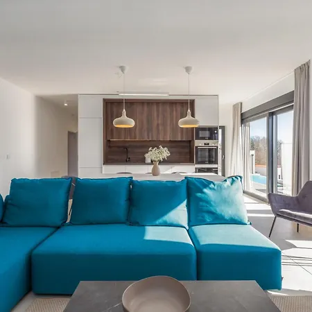 Sunrise Bay Villa *